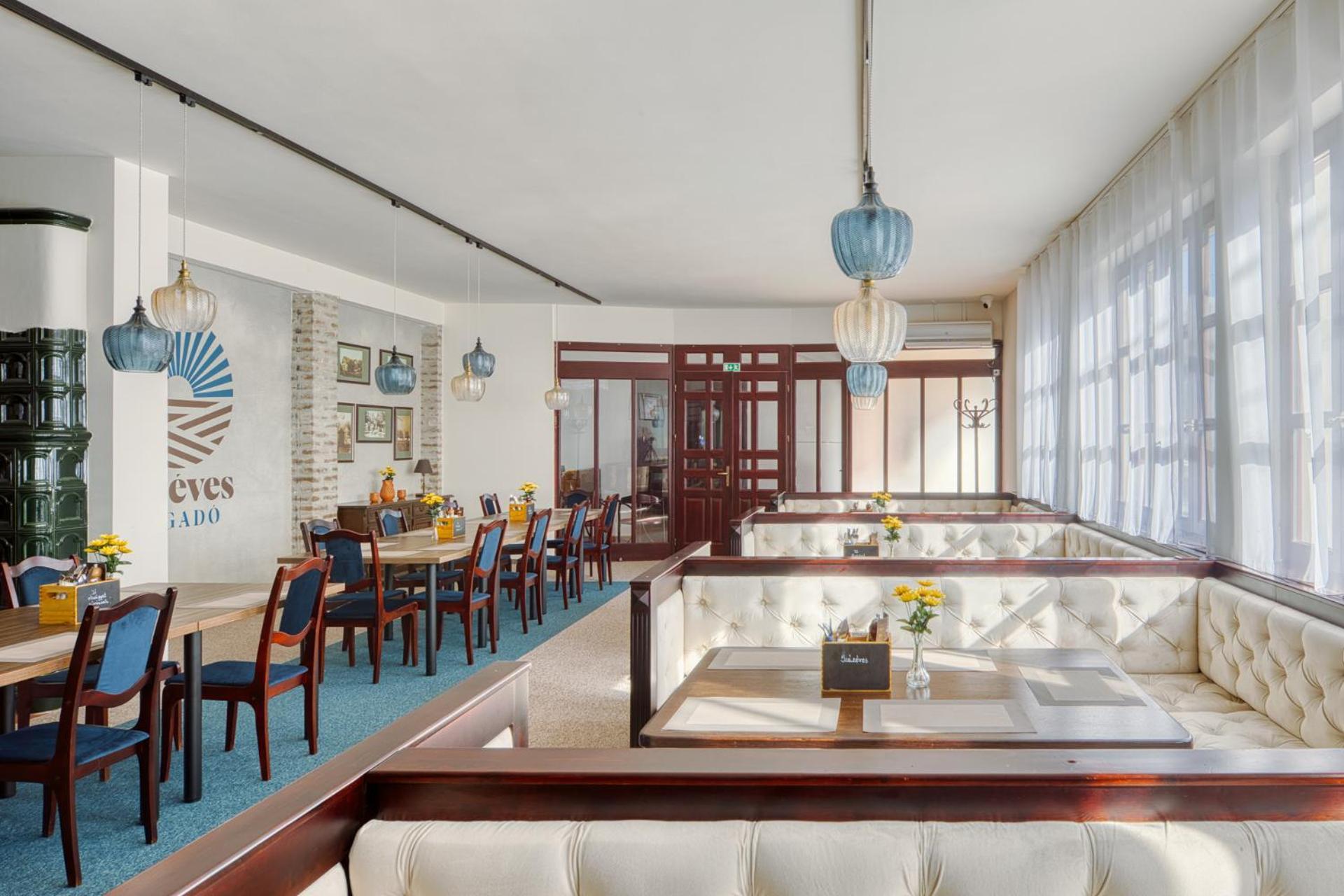 100 Eves Fogado Bed & Breakfast Szatymaz Exterior photo