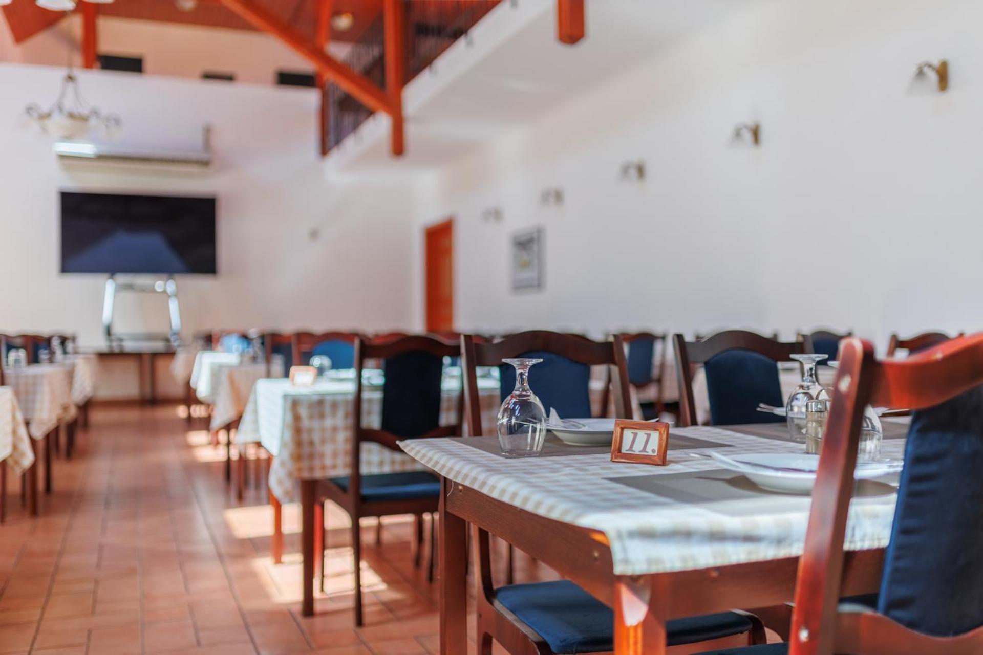 100 Eves Fogado Bed & Breakfast Szatymaz Exterior photo